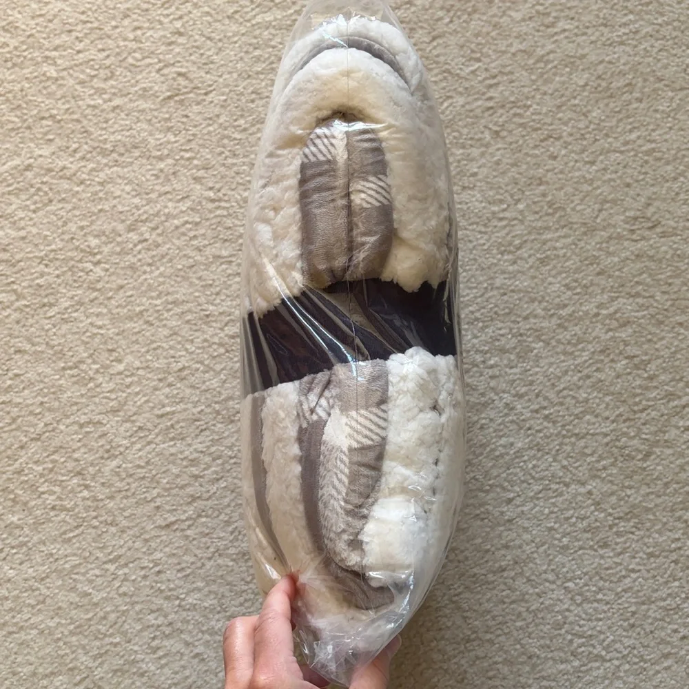 Eddie Bauer Ultra Plush Faux Shearling Throw - Gray and White